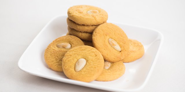 Almond Cookies (4 pcs)