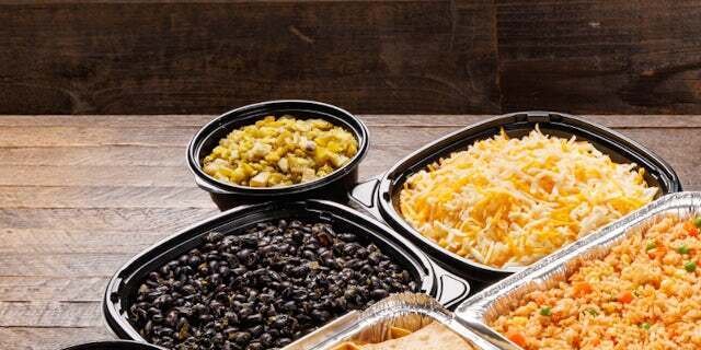 Build-Your-Own Blackened Chicken Meal
