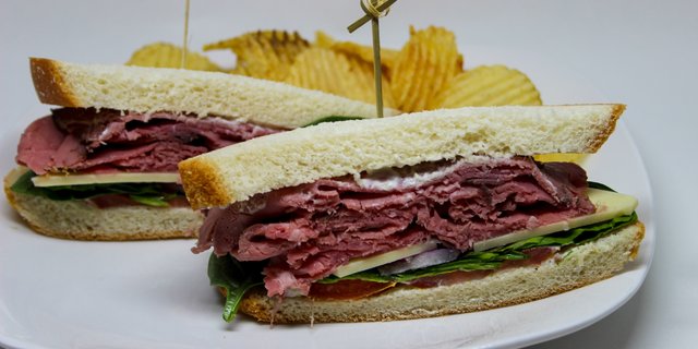 Roast Beef Deli Sandwich