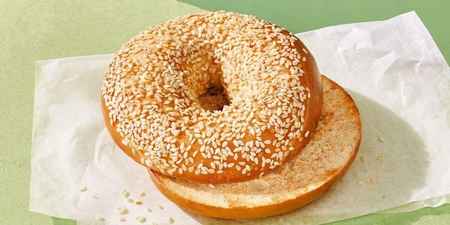 Sesame Bagel Boxed Breakfast