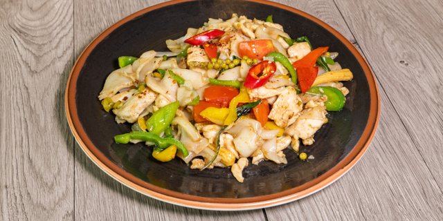 • Pad Kee Mao (Drunken Noodle)