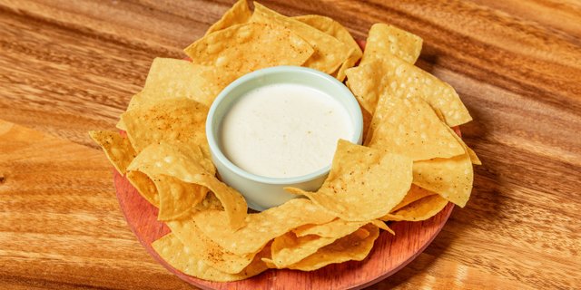 Queso Dip & Chips