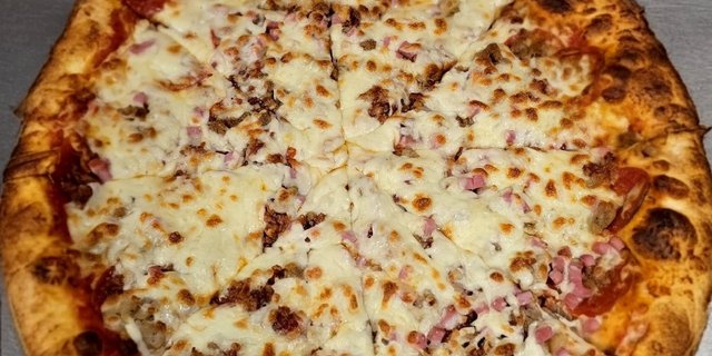 Meat Deluxe Pizza