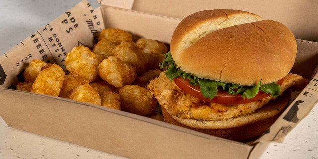 CRISPY CHICKEN SANDWICH BOX
