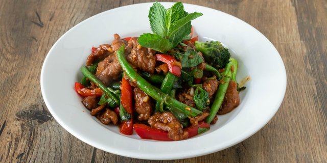 Fiery Lamb w/ Tofu