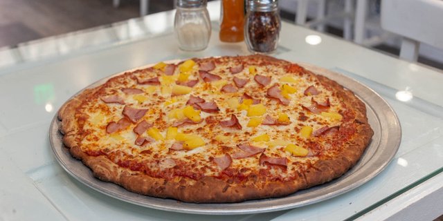 Hawaiian Pizza