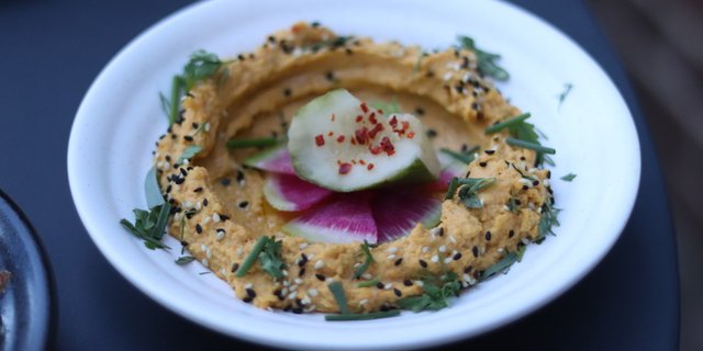 Spicy Red Pepper Hummus