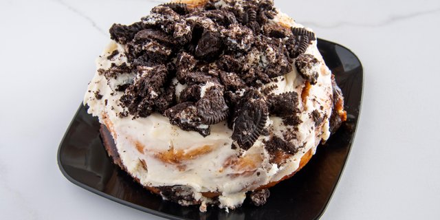 Homemade Oreo Cinnamon Roll