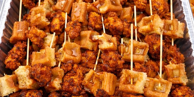 Chicken & Waffles Tray