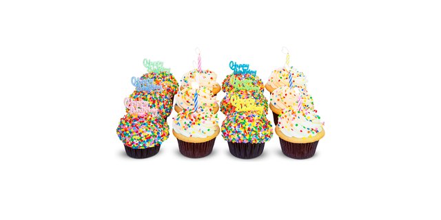 12-Classic Happy Birthday Cupcakes
