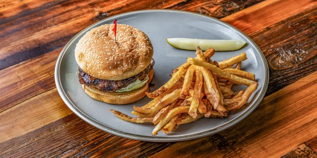 Classic Burger Boxed Lunch