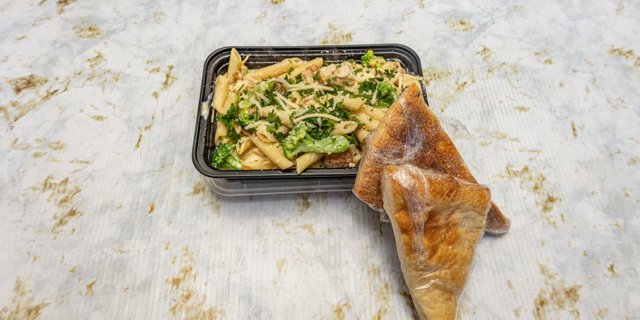 Chicken & Broccoli Ziti Alfredo
