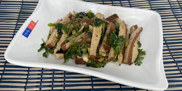 Spicy Marinated & Cured Tofu (滷(麻辣)豆干)