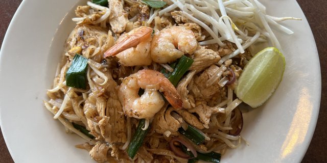 House Pad Thai w/ Chicken & Shrimp