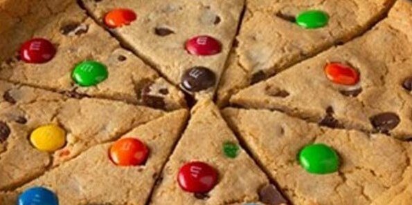 M & M Dessert Pizza