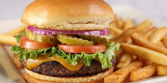 Classic Cheeseburger