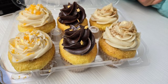 Half Dozen Cupcakes