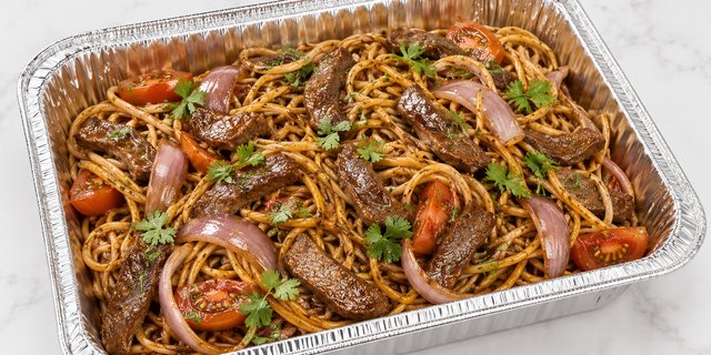 Tallarín Saltado 1/2 Tray