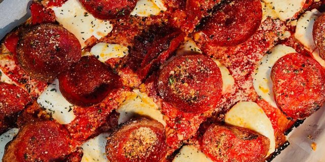 Catering Deep Dish Pizzas