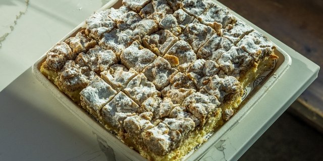 Crumb Cake Platter