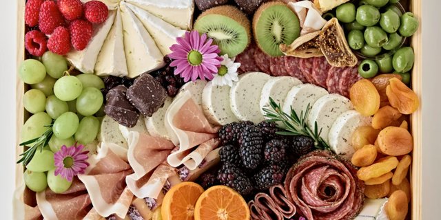 Large Charcuterie Board