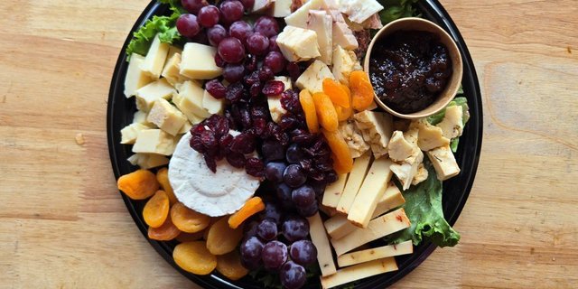 Artisanal Cheeses Platter