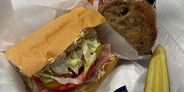 Ham & Pimento Po’Boy Boxed Lunch