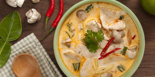 Tom Kha Gai Soup (Chicken Galangal Coconut Soup)