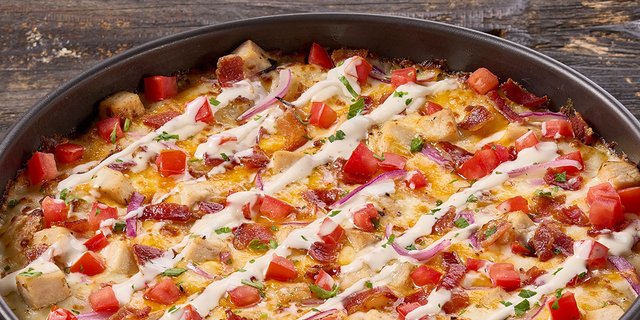 Chicken, Bacon, Ranch Pizza
