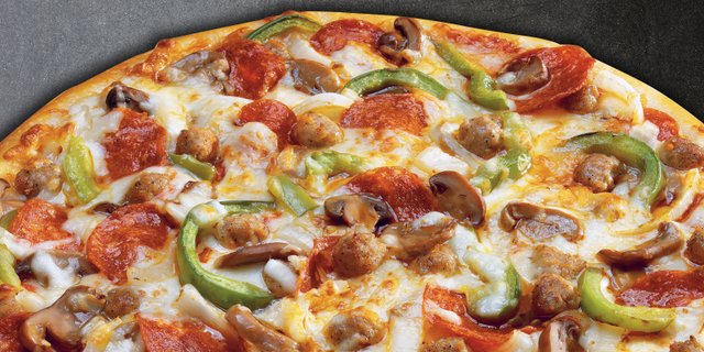 Large Deluxe Pizza