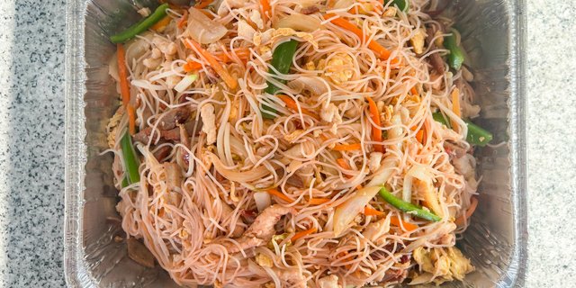 Taiwanese-Style Rice Noodles