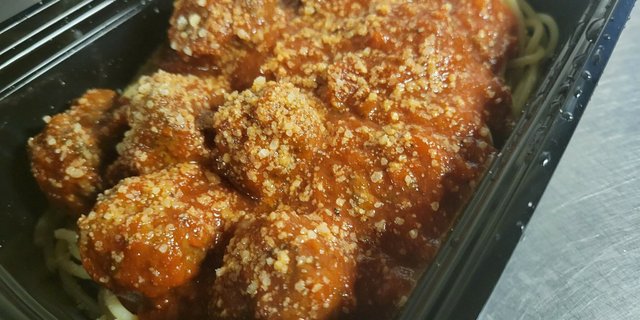 Spaghetti & Meatballs