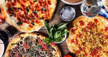 Delucca Guacho Pizza & Wine