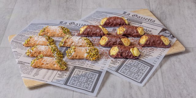 Chocolate Medio Cannolo