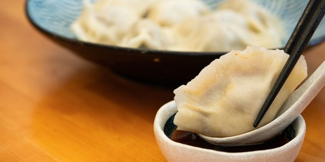J1-05. Grandma's Pork Dumplings Box