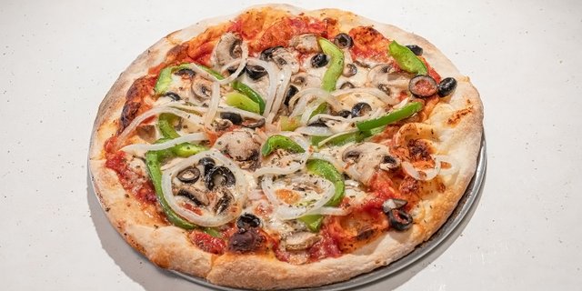 Red Devil Veggie Pizza