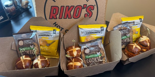 Riko's Slider Boxed Lunch