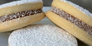 Alfajor de Maicena w/ Dulce de Leche Filling