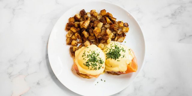 Salmon Benedict