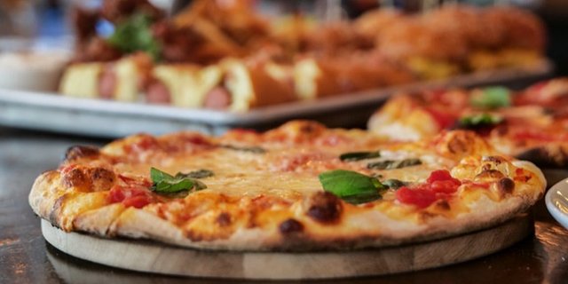 Tomato Pizza