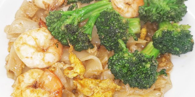 Broccoli Pad See Ew