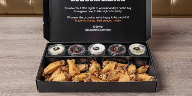 Jumbo Plain Wings Box