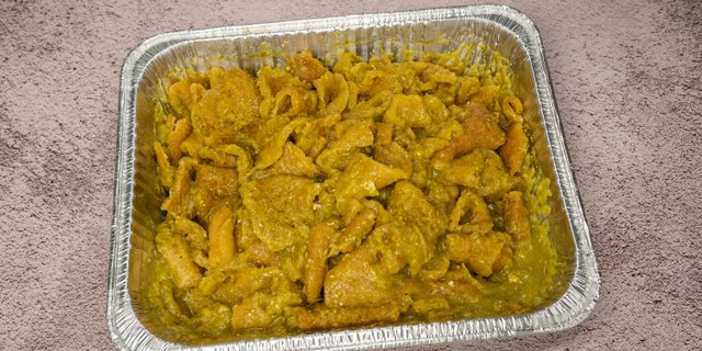 Crispy Pork Skin UIn Green Salsa