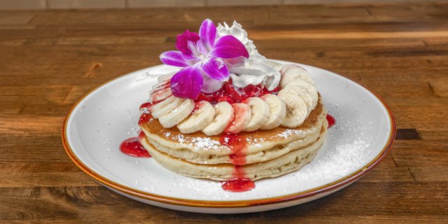 Strawberry Banana Pancakes