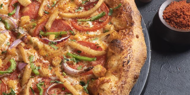 Achari Paneer Pizza