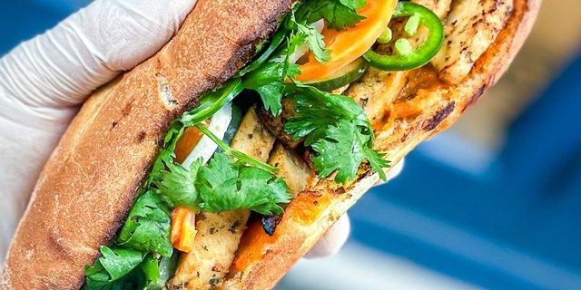 Spicy Chicken Banh Mi