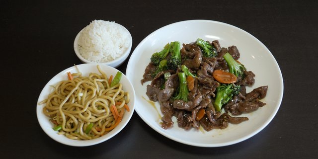 Broccoli Beef Bento Box