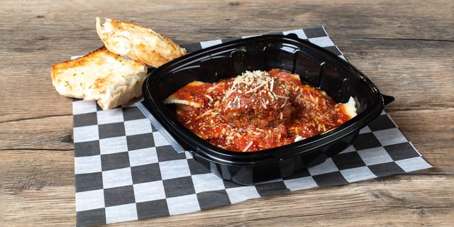 Cheese Ravioli w/ Meatball