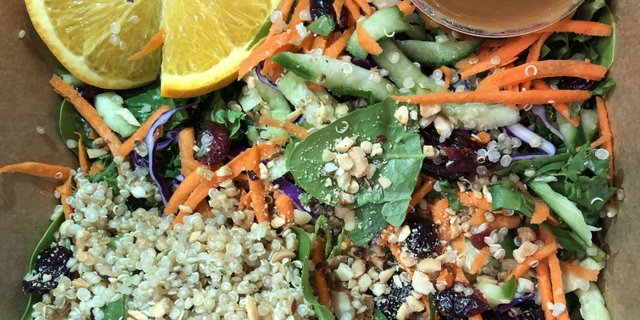 Nutty Spinach & Quinoa Salad Boxed Meal