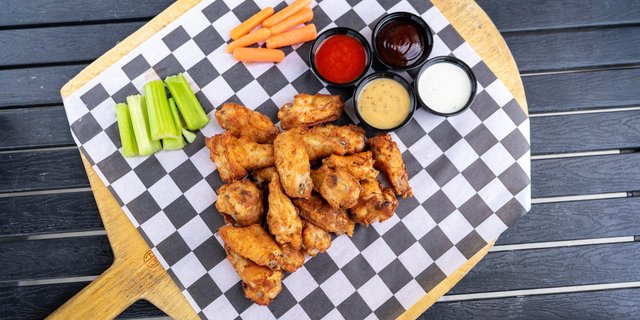 The Extra Edition Wings Platter